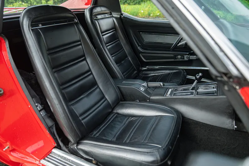 Chevrolet CORVETTE C3 STINGRAY 35
