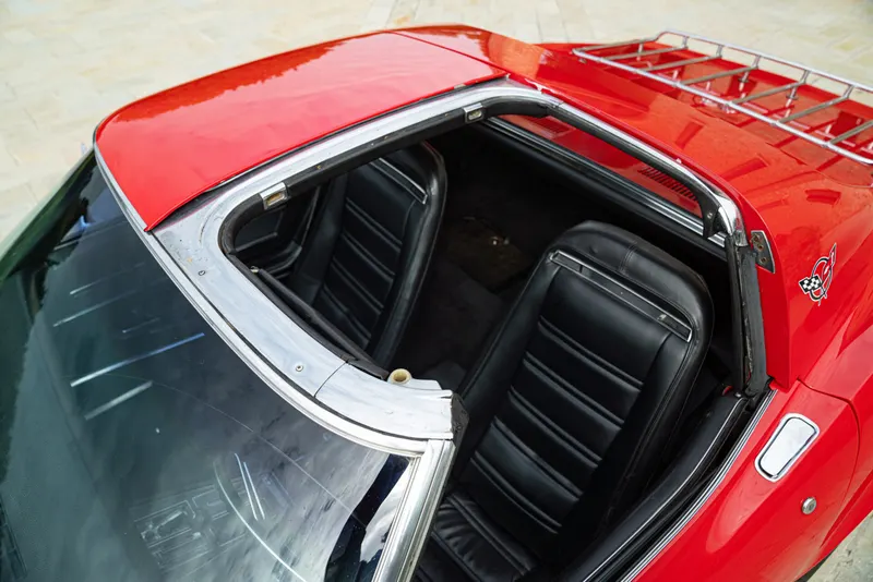 Chevrolet CORVETTE C3 STINGRAY 12