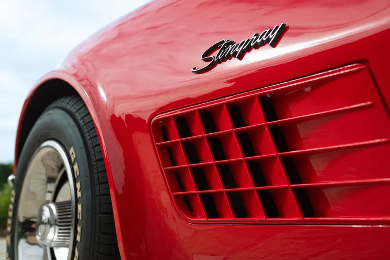 Chevrolet CORVETTE C3 STINGRAY 13