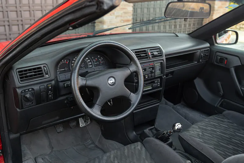 Opel CALIBRA CABRIOLET PIECHA 37
