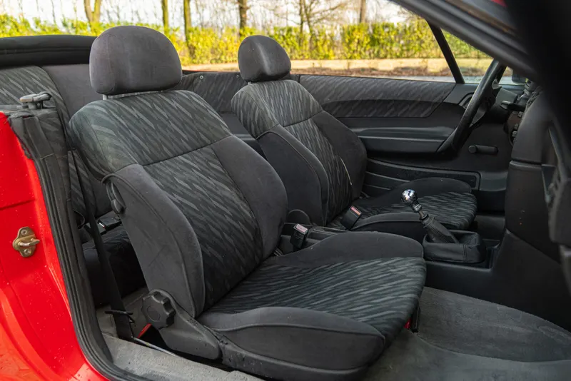 Opel CALIBRA CABRIOLET PIECHA 33