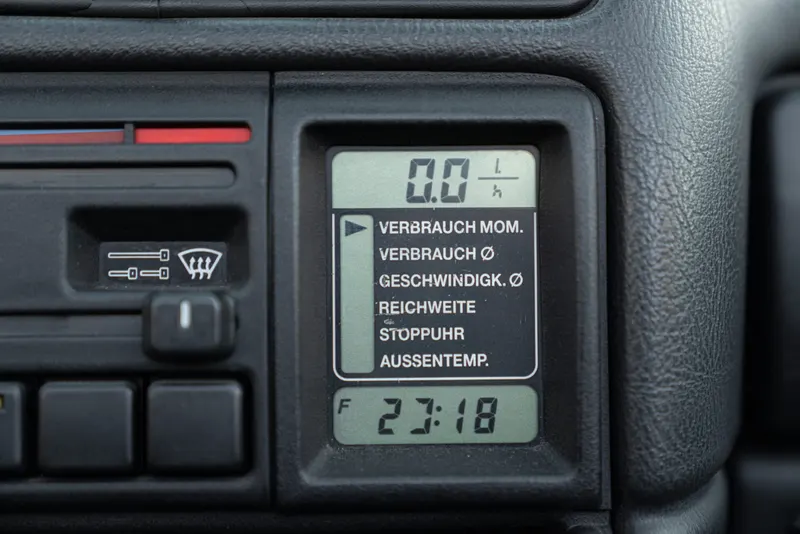 Opel CALIBRA CABRIOLET PIECHA 45