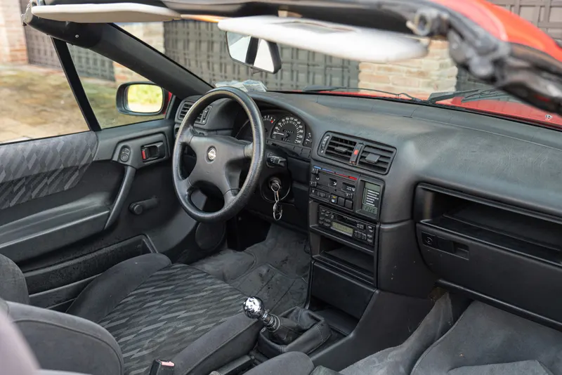Opel CALIBRA CABRIOLET PIECHA 31