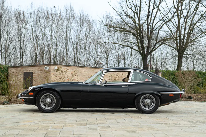 Jaguar E-TYPE COUPE 5.3 V12 4