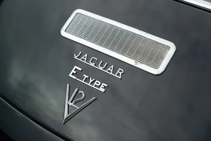 Jaguar E-TYPE COUPE 5.3 V12 18