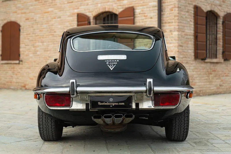 Jaguar E-TYPE COUPE 5.3 V12 8