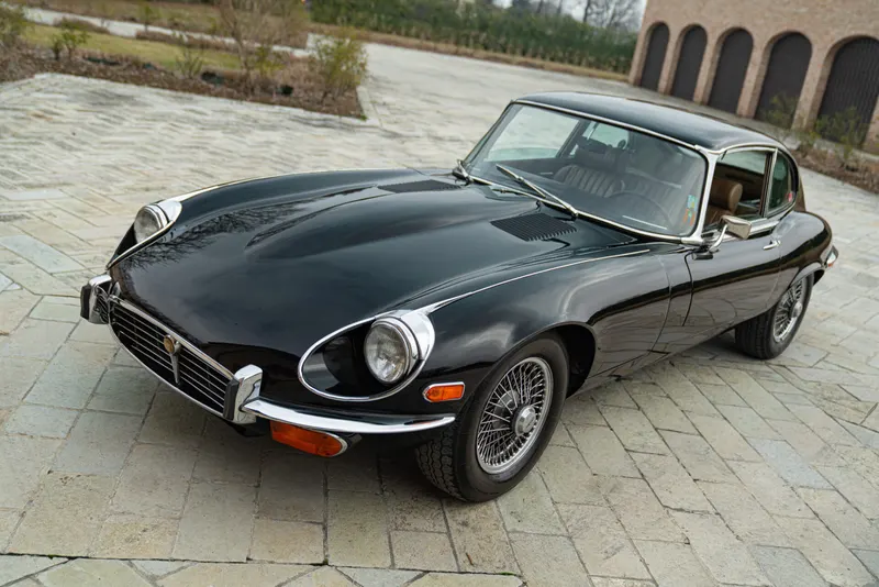 Jaguar E-TYPE COUPE 5.3 V12 9