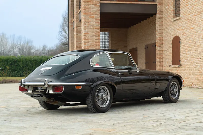 Jaguar E-TYPE COUPE 5.3 V12 7