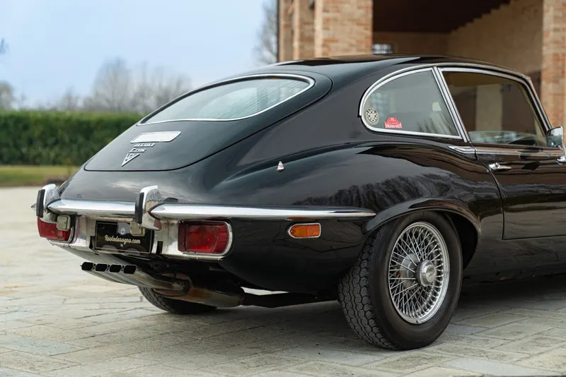 Jaguar E-TYPE COUPE 5.3 V12 14