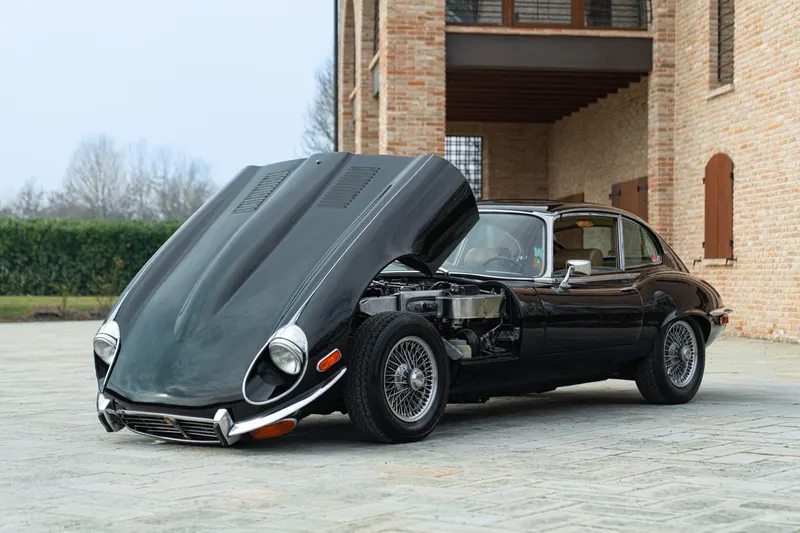 Jaguar E-TYPE COUPE 5.3 V12 55