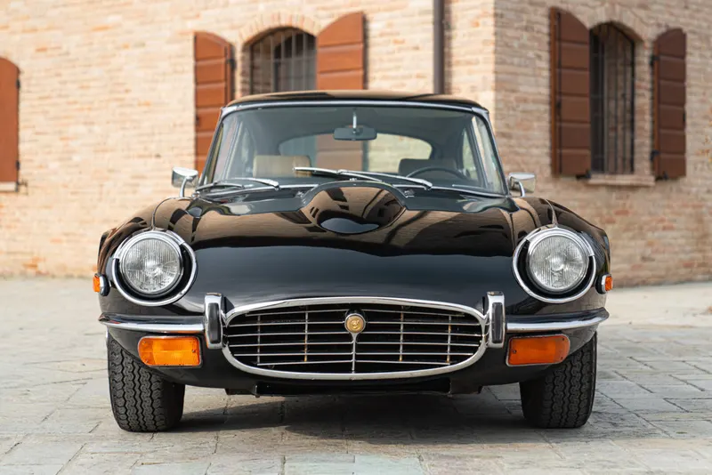 Jaguar E-TYPE COUPE 5.3 V12 3