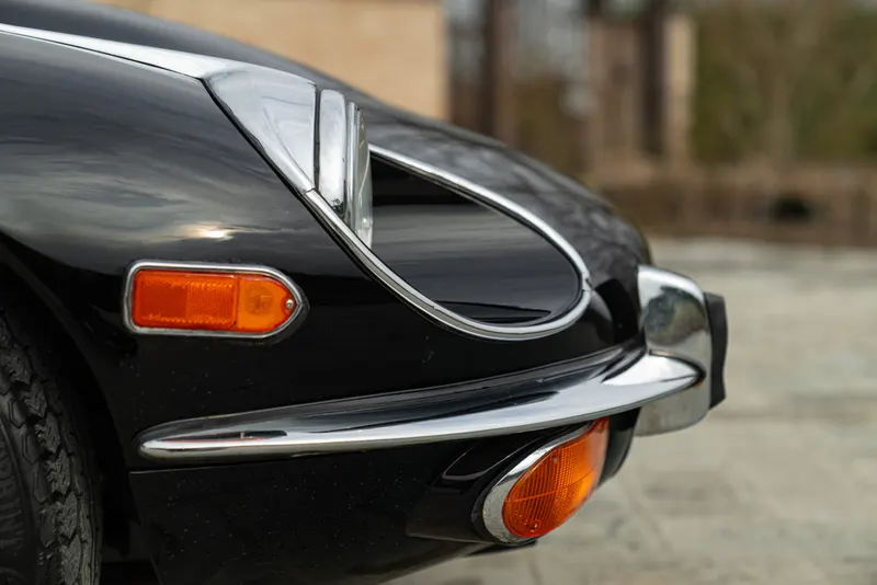 Jaguar E-TYPE COUPE 5.3 V12 21