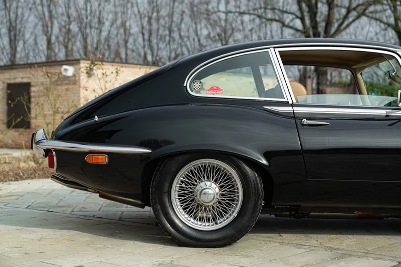 Jaguar E-TYPE COUPE 5.3 V12 22