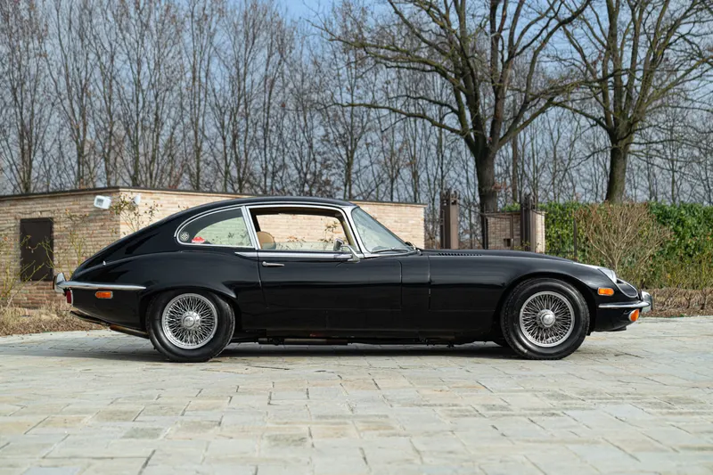 Jaguar E-TYPE COUPE 5.3 V12 5