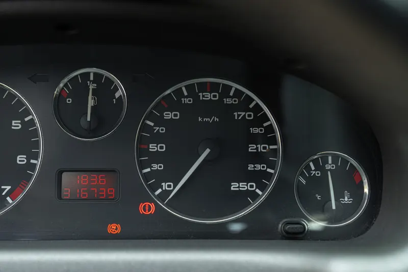 Peugeot 406&nbsp;COUPE’ 41