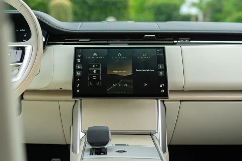 RANGE ROVER 4.4 V8 AUTOBIOGRAPHY 86