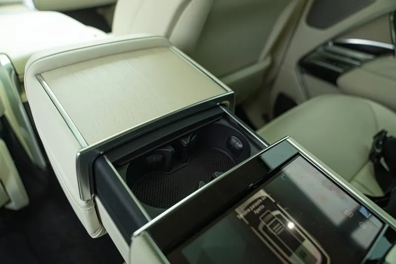 RANGE ROVER 4.4 V8 AUTOBIOGRAPHY 64