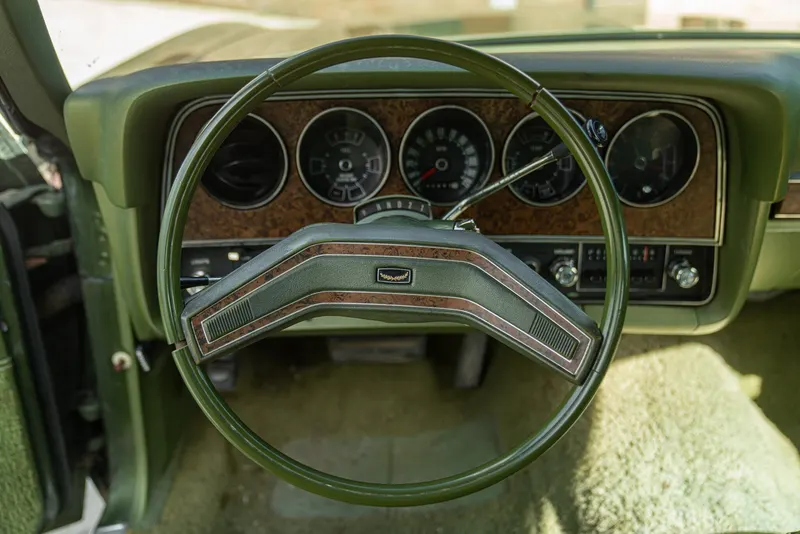 Ford GRAN TORINO 4 DOOR 5.7 V8 BROUGHAM 52