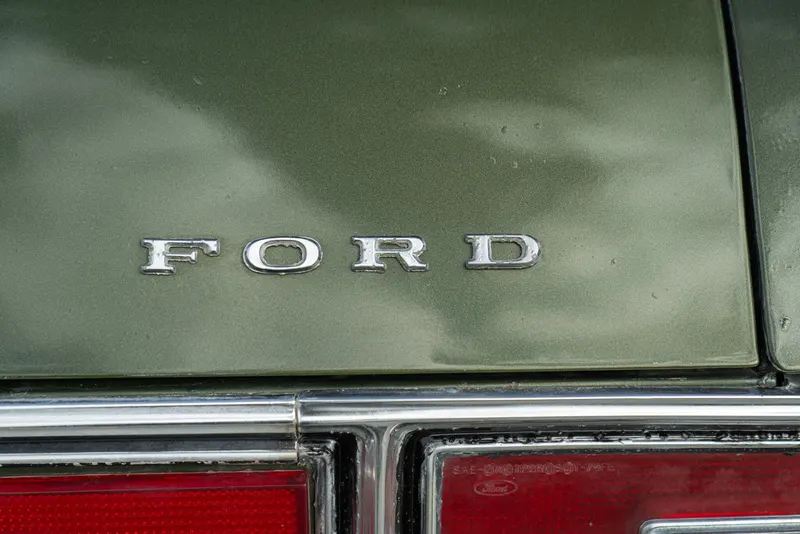 Ford GRAN TORINO 4 DOOR 5.7 V8 BROUGHAM 15