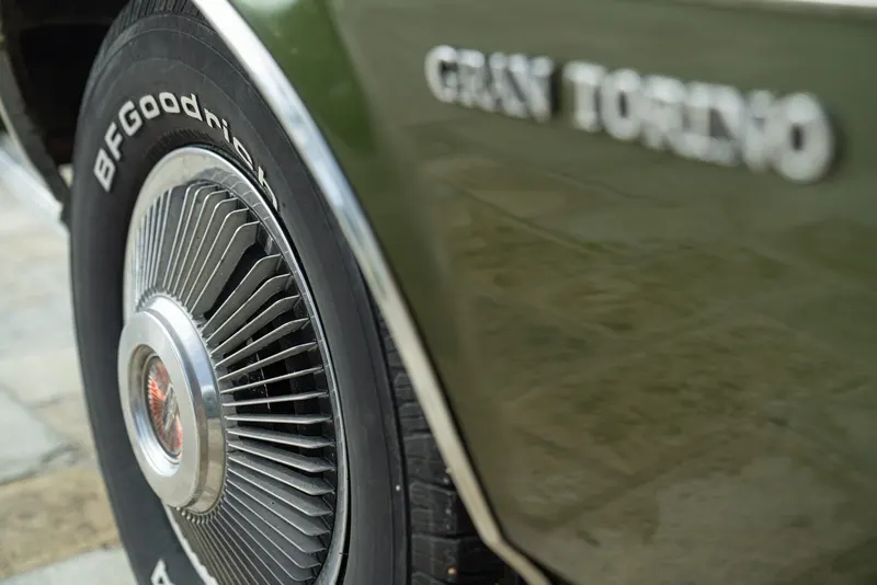 Ford GRAN TORINO 4 DOOR 5.7 V8 BROUGHAM 35