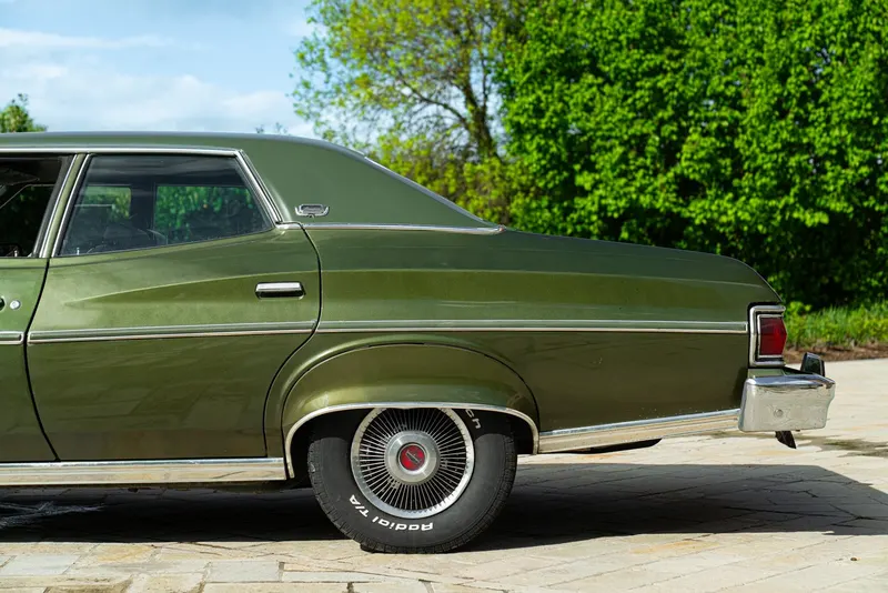 Ford GRAN TORINO 4 DOOR 5.7 V8 BROUGHAM 23