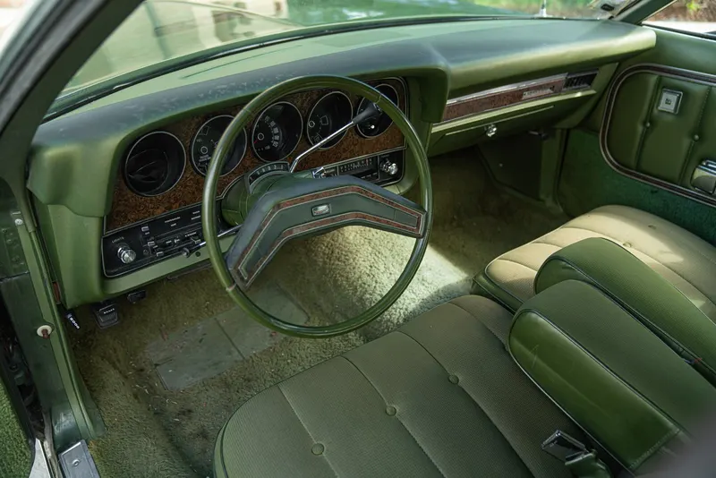 Ford GRAN TORINO 4 DOOR 5.7 V8 BROUGHAM 38