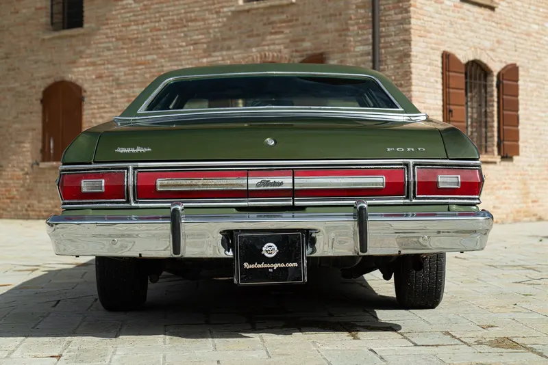 Ford GRAN TORINO 4 DOOR 5.7 V8 BROUGHAM 8