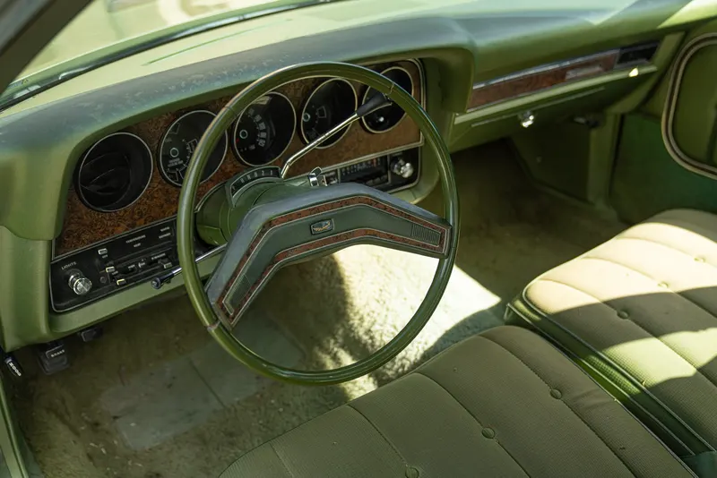Ford GRAN TORINO 4 DOOR 5.7 V8 BROUGHAM 53