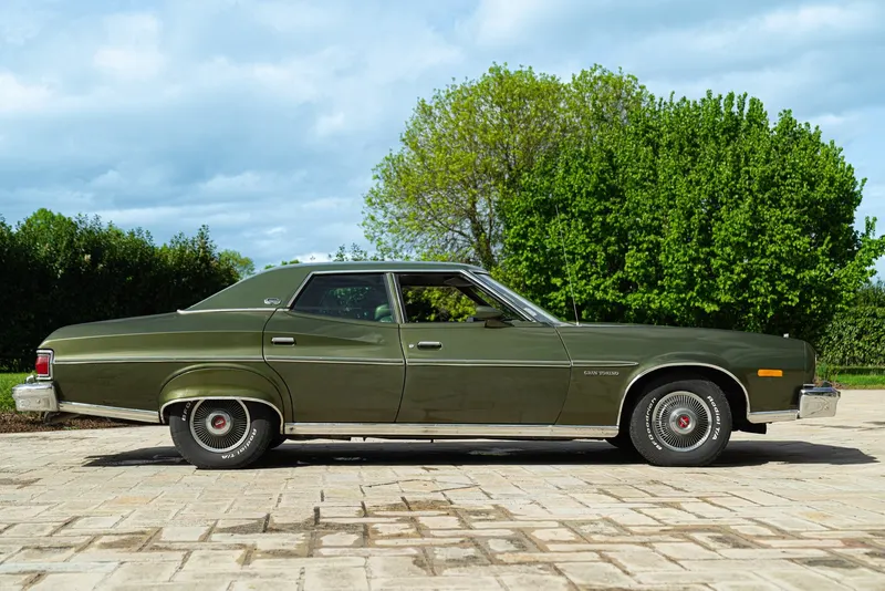 Ford GRAN TORINO 4 DOOR 5.7 V8 BROUGHAM 4