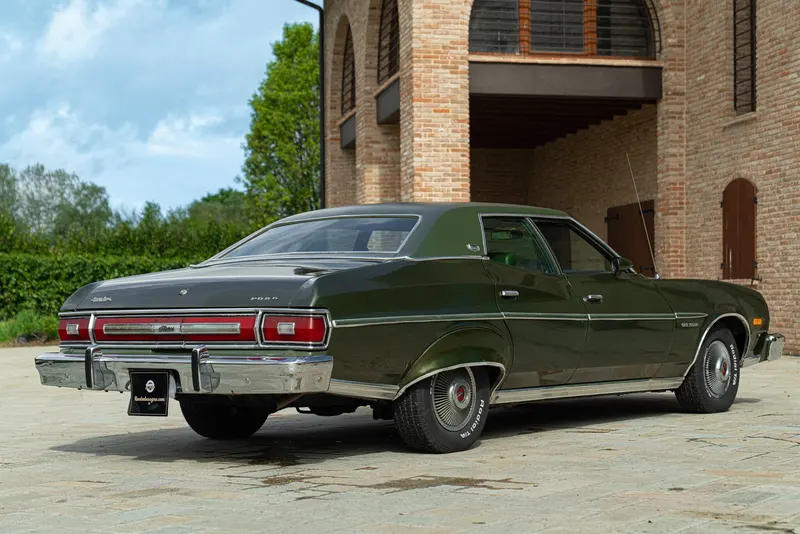 Ford GRAN TORINO 4 DOOR 5.7 V8 BROUGHAM 6