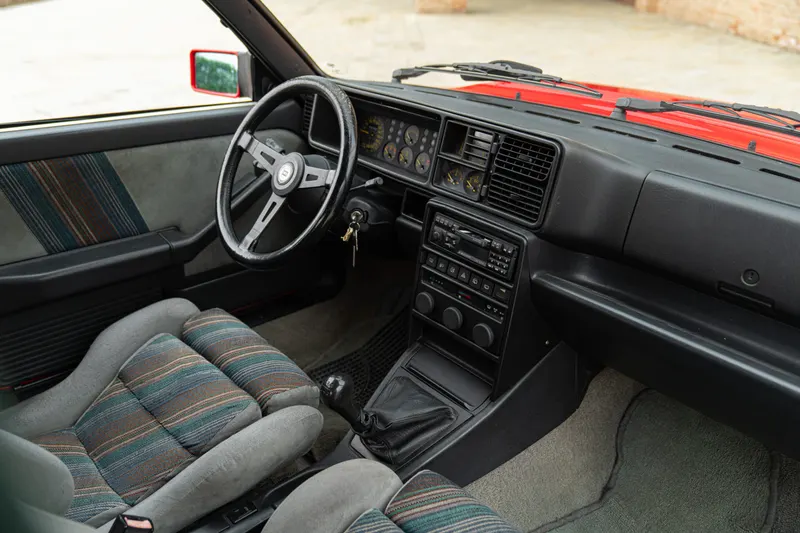 Lancia DELTA HF INTEGRALE 16V 28