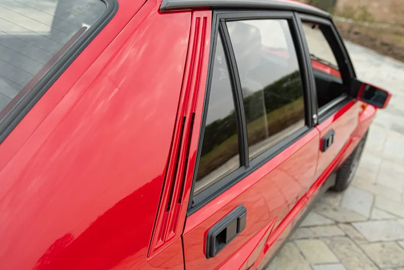 Lancia DELTA HF INTEGRALE 16V 15