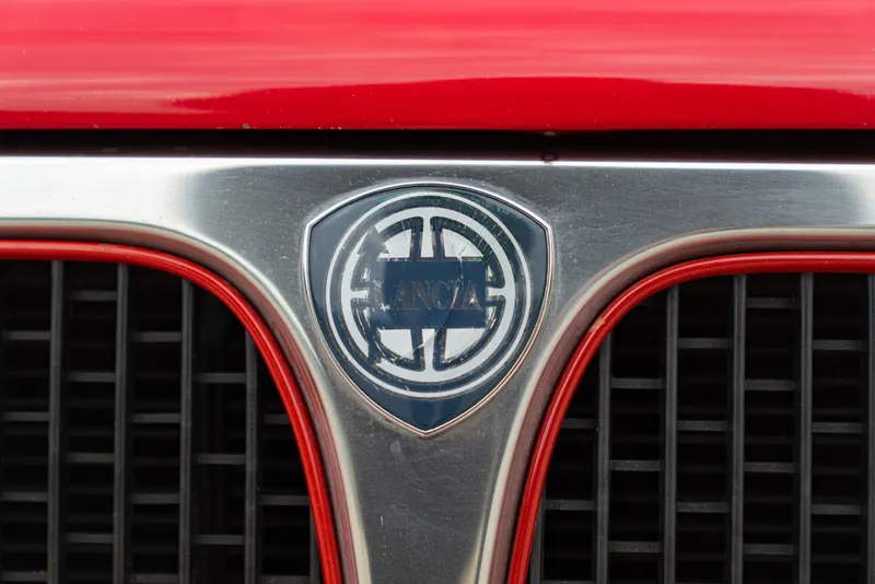 Lancia DELTA HF INTEGRALE 16V 25