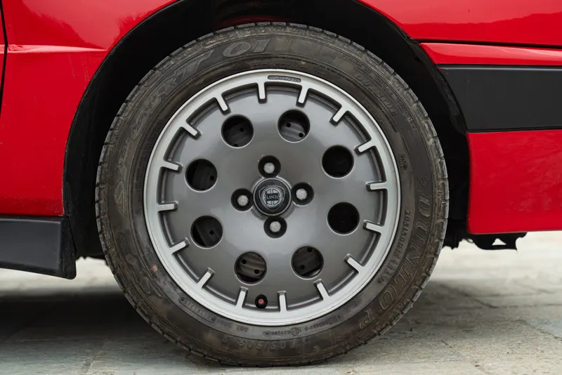 Lancia DELTA HF INTEGRALE 16V 21