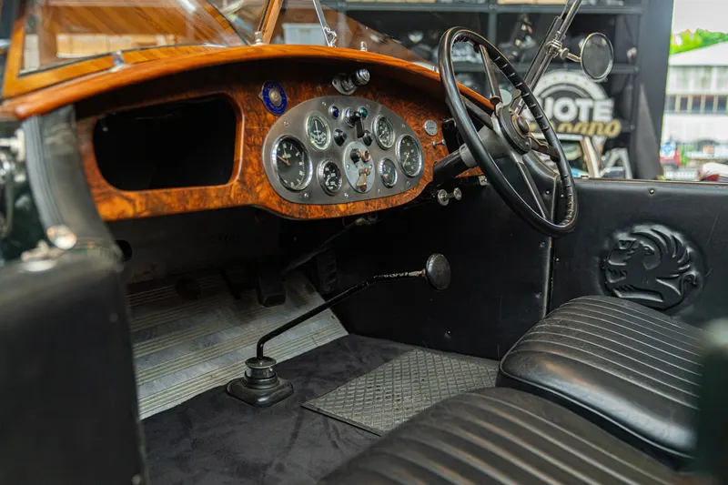 T80 OPEN TOURER 74