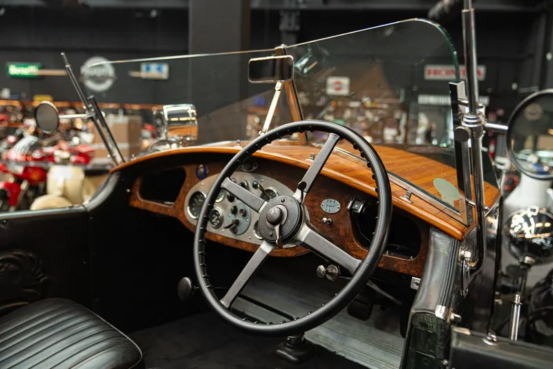 T80 OPEN TOURER 69