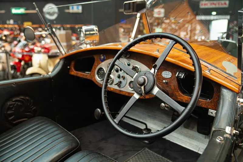 T80 OPEN TOURER 52