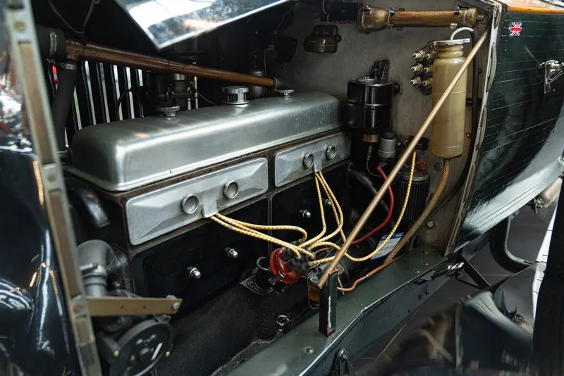T80 OPEN TOURER 81