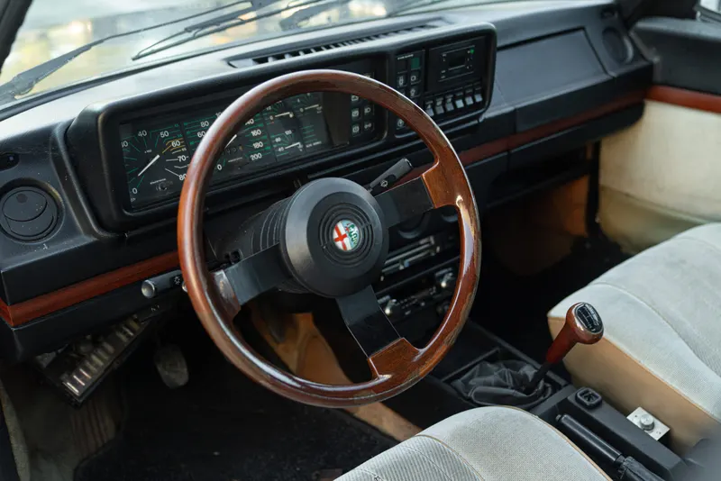 Alfa Romeo ALFETTA QUADRIFOGLIO&nbsp;2.0 13