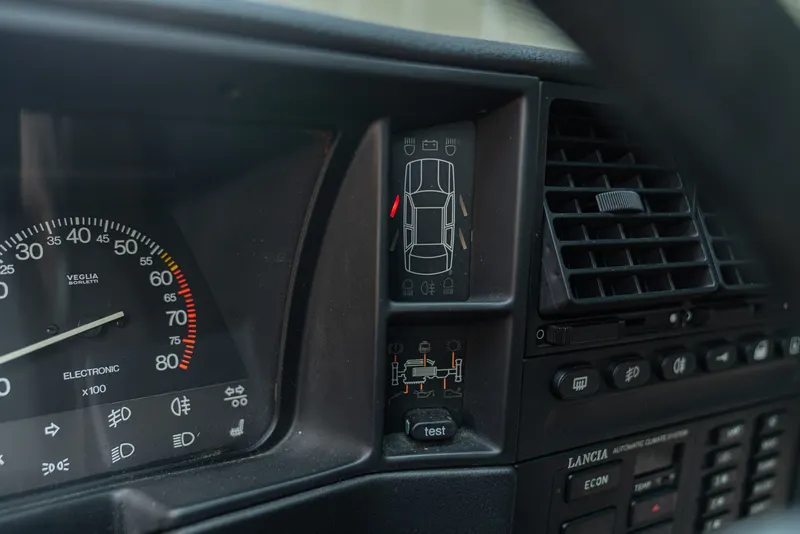 Lancia THEMA 6V 18