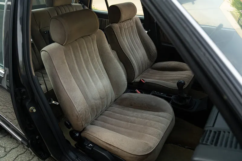 Lancia THEMA 6V 30