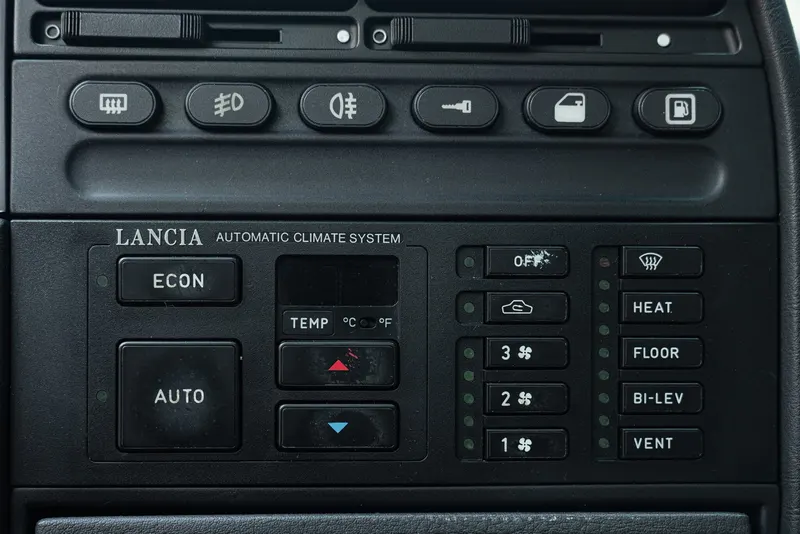 Lancia THEMA 6V 17