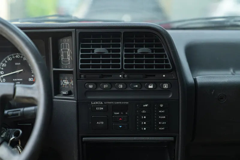 Lancia THEMA 6V 22