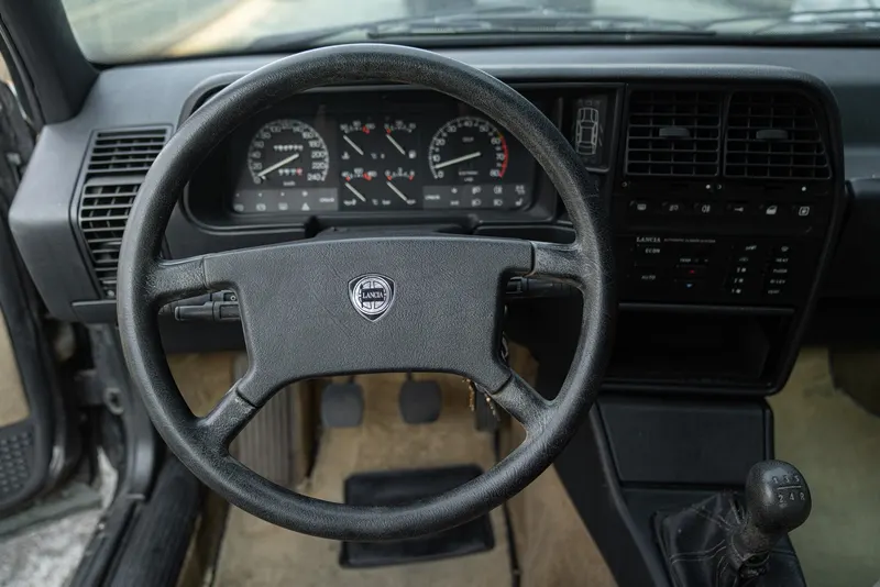 Lancia THEMA 6V 23