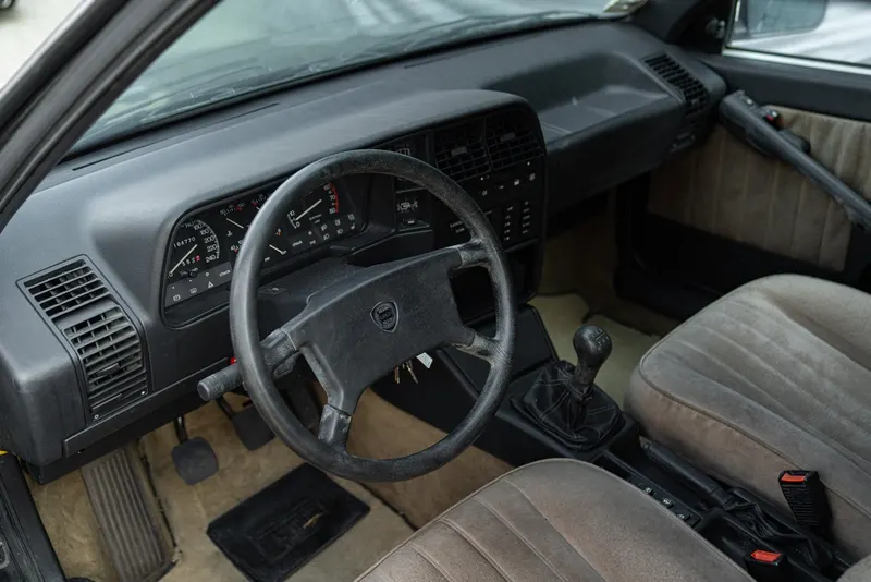 Lancia THEMA 6V 28