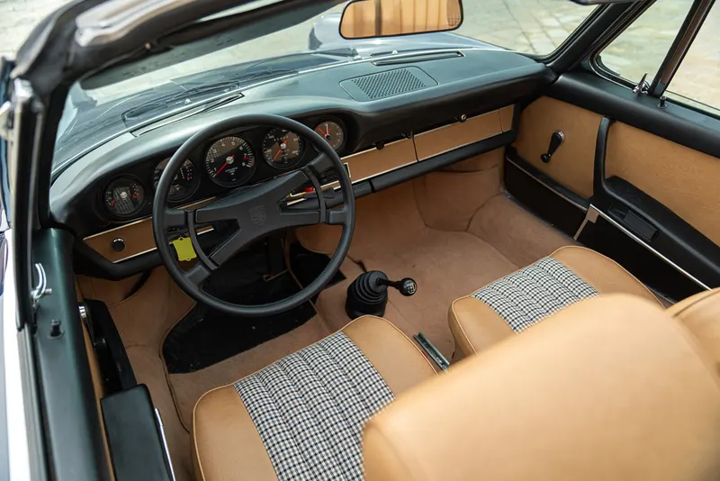 Porsche 911 TARGA 2.4 S “OIL KLAPPE” 34