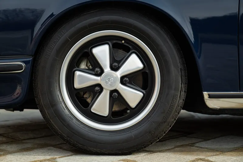 Porsche 911 TARGA 2.4 S “OIL KLAPPE” 19