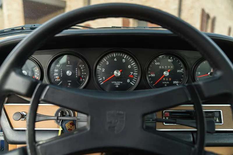 Porsche 911 TARGA 2.4 S “OIL KLAPPE” 54