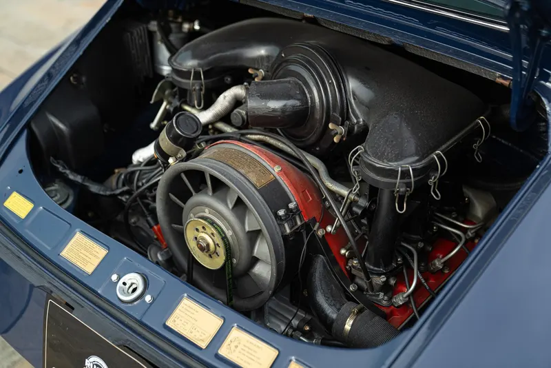 Porsche 911 TARGA 2.4 S “OIL KLAPPE” 64