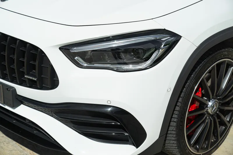 Mercedes-Benz AMG GLA 45 S 10